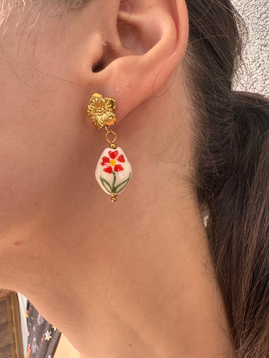Orecchini Pendenti Fiore in Ceramica e Oro