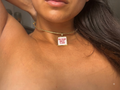 Collana Magnetica con ciondolo "Niente 'a verè" - Eleganza Irriverente in Oro
